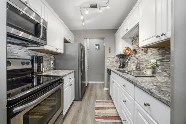 10340 W Whitnall Edge Dr, Franklin, WI 53132