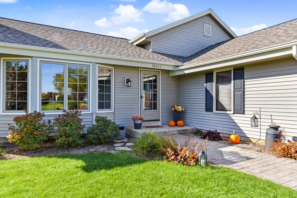 28941 Golden Cir, Waterford, WI 53185 - #1