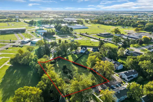 216 E Jefferson St, Elkhorn, WI 53121