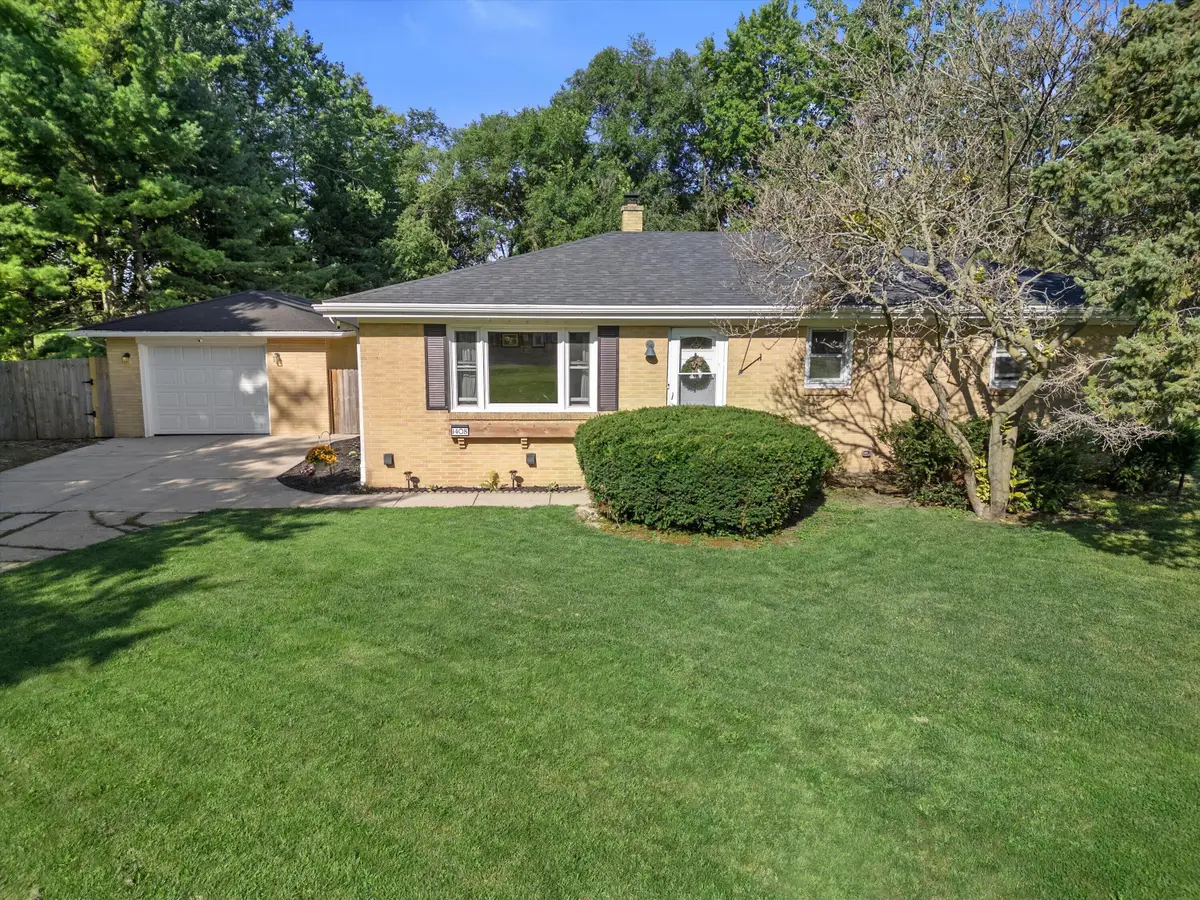 1408 Meadowlane Ave, Mount Pleasant, WI 53406 - #1