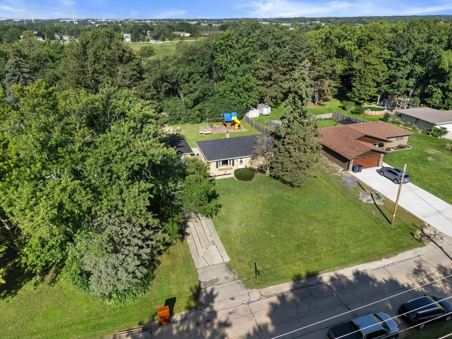 1408 Meadowlane Ave, Mount Pleasant, WI 53406 - #2