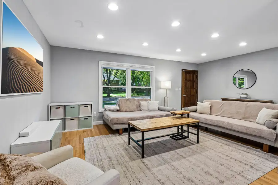 6710 W Wisconsin Ave, Wauwatosa, WI 53213 - #3