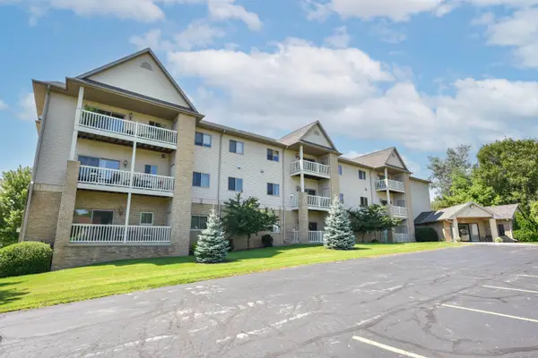 223 5 St, Hartford, WI 53027