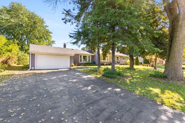 452 Riverview Dr, Grafton, WI 53024