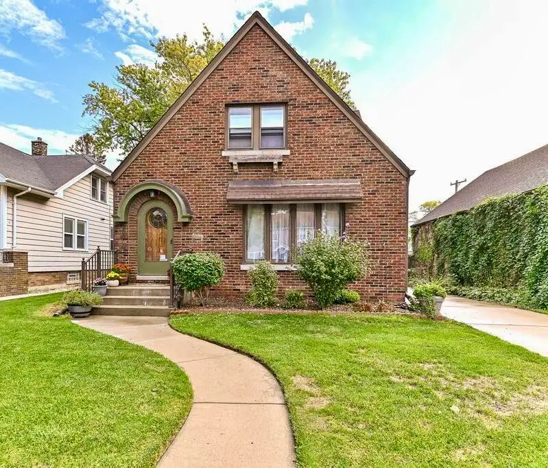 2715 Lasalle St, Racine, WI 53402 - #2