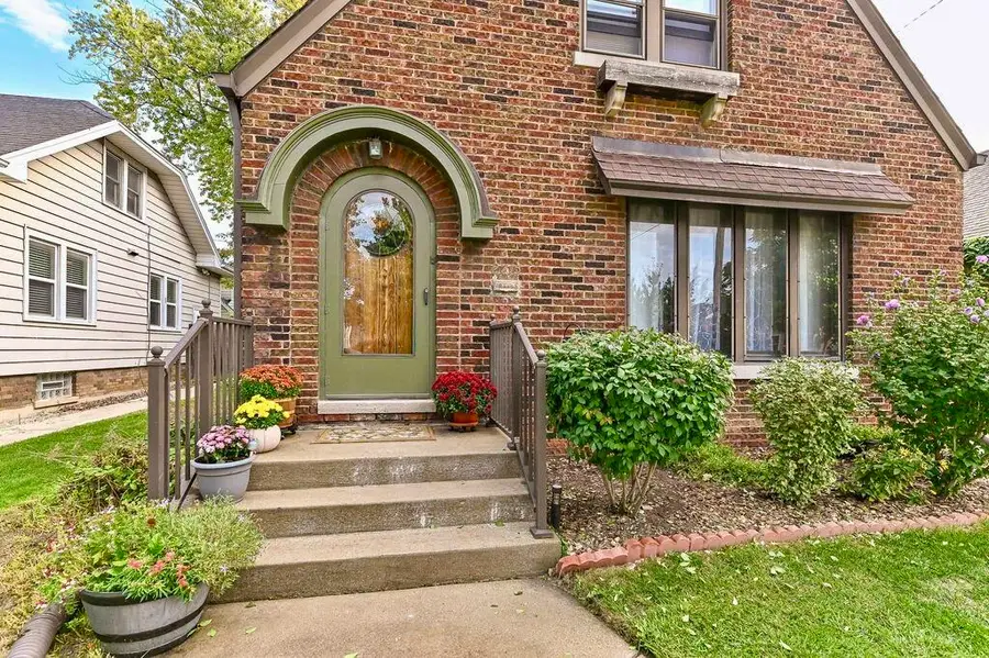 2715 Lasalle St, Racine, WI 53402 - #3