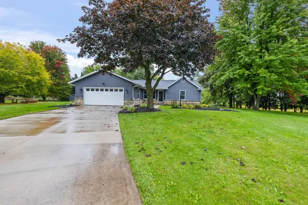 5589 Kengary Ct, Hartford, WI 53086