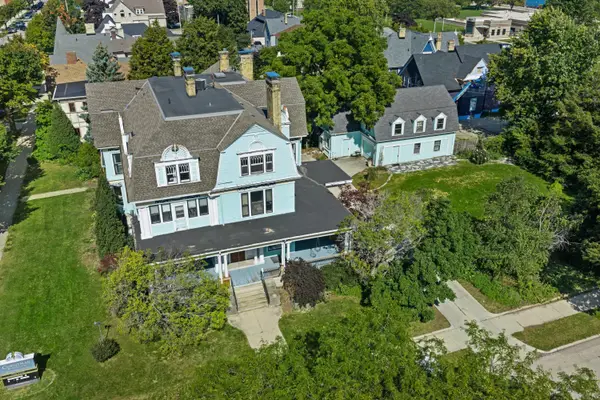 116 10th St, Racine, WI 53403
