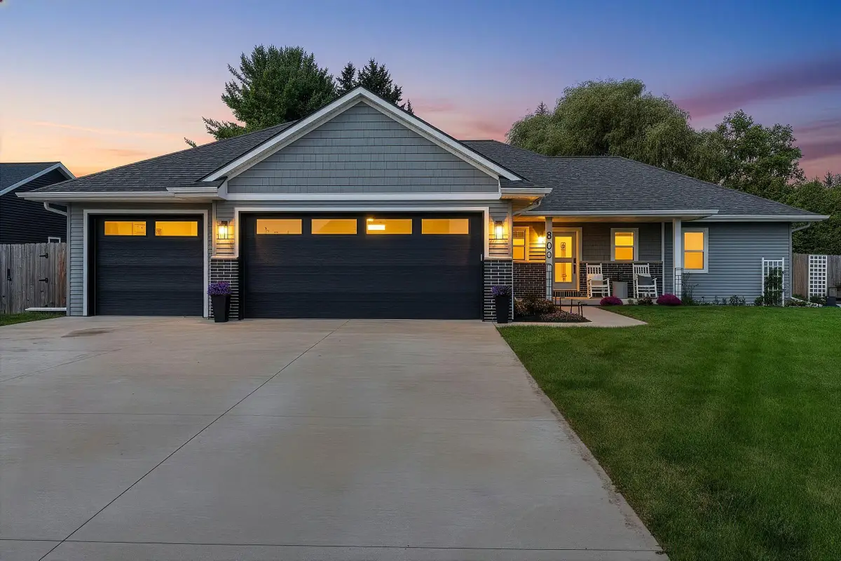 800 Moonbeam Ln, Francis Creek, WI 54214 - #1