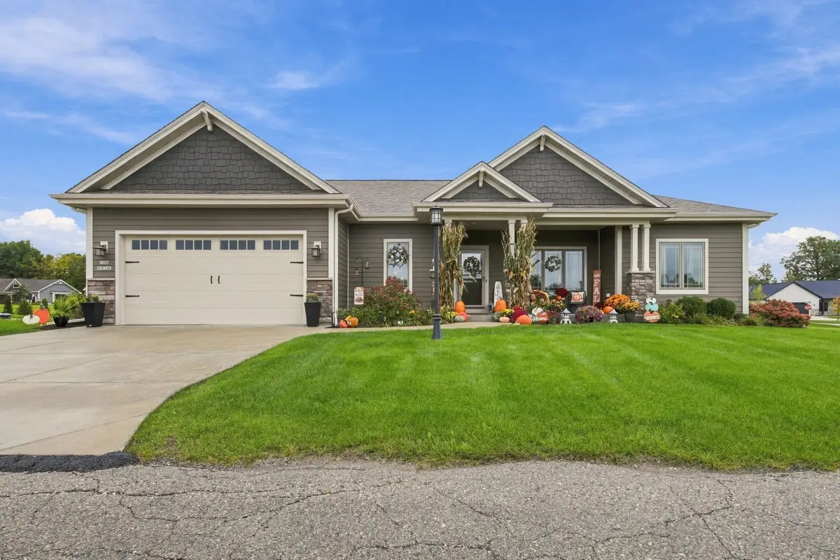 W208N16296 Renee Way, Jackson, WI 53037 - #1