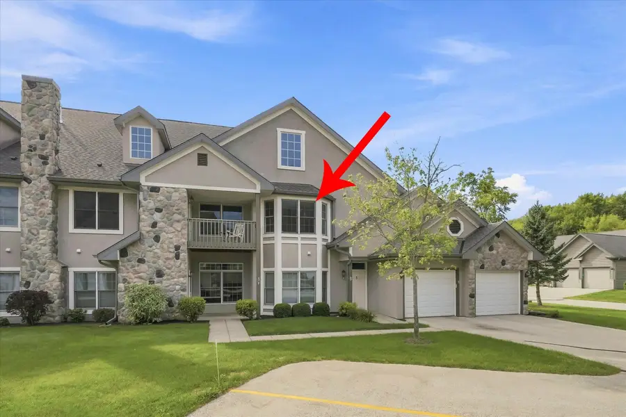N30W23082 Pineview Way, Pewaukee, WI 53072 - #2