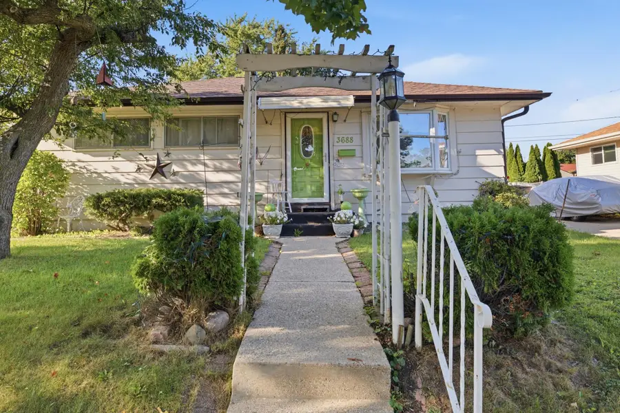3688 E Klieforth Ave, Cudahy, WI 53110 - #2