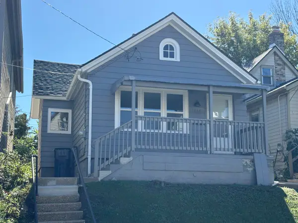 1017 E Pearson St, Milwaukee, WI 53202
