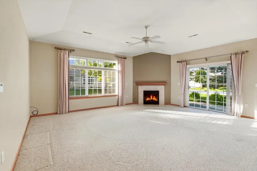 5364 S Butterfield Way, Greenfield, WI 53221 - #2