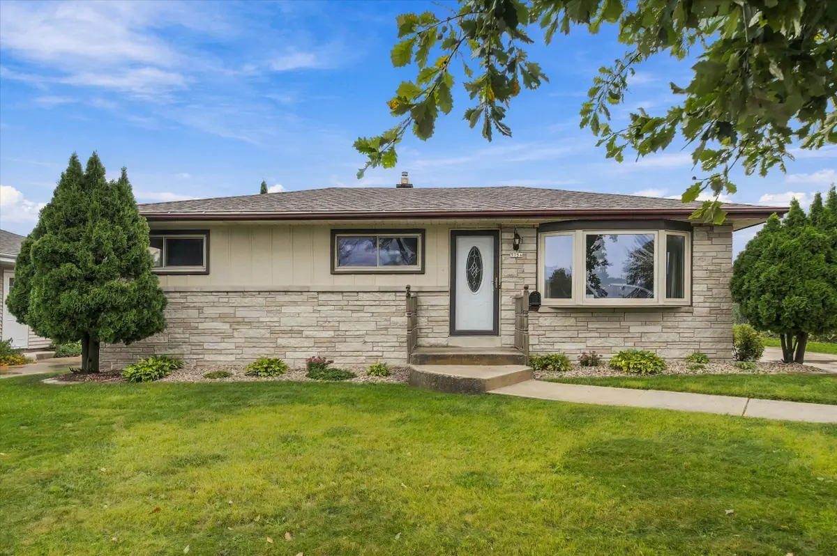 3754 S 78th St, Milwaukee, WI 53220 - #1