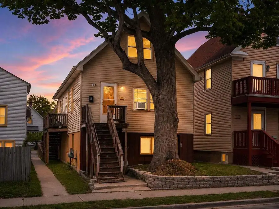 2375 S 16th St, Milwaukee, WI 53215 - #2