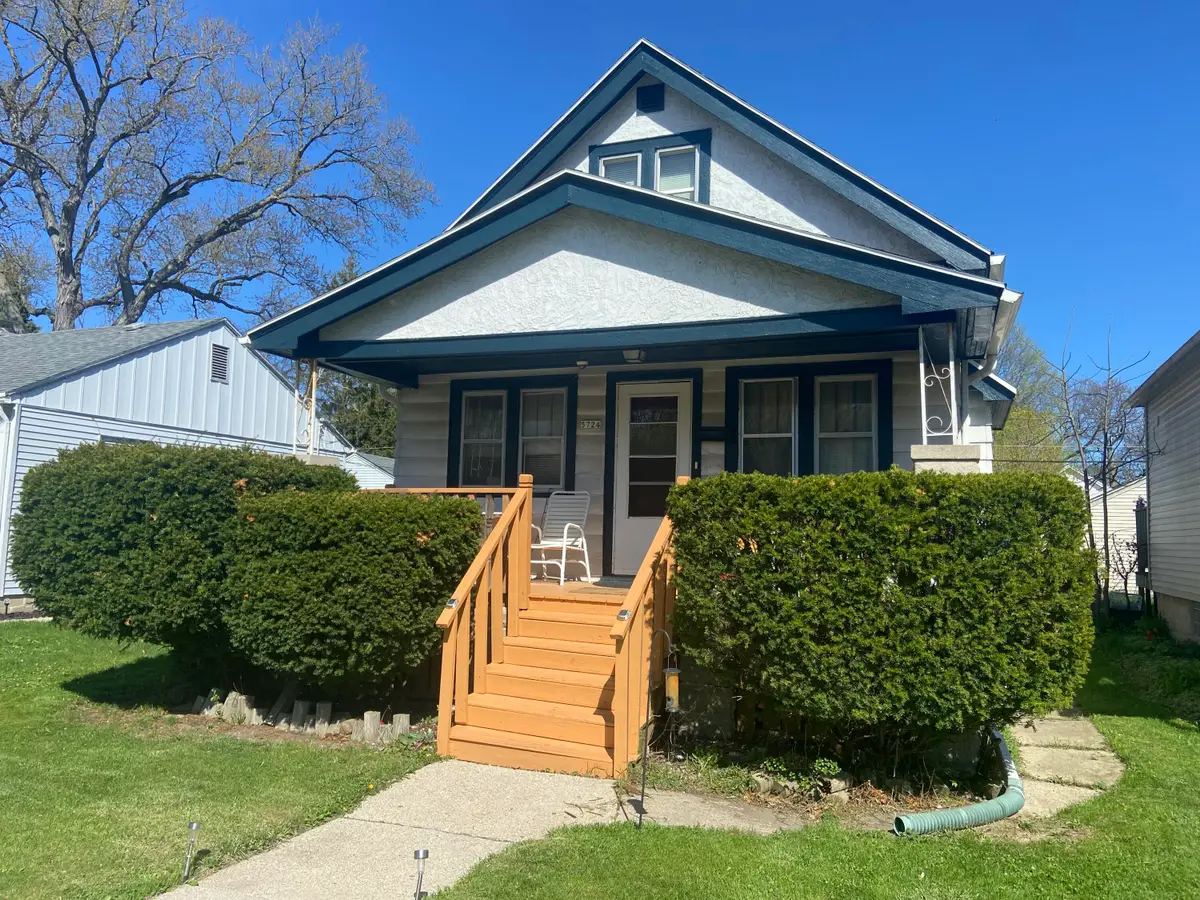 5724 N 41st St, Milwaukee, WI 53209 - #1