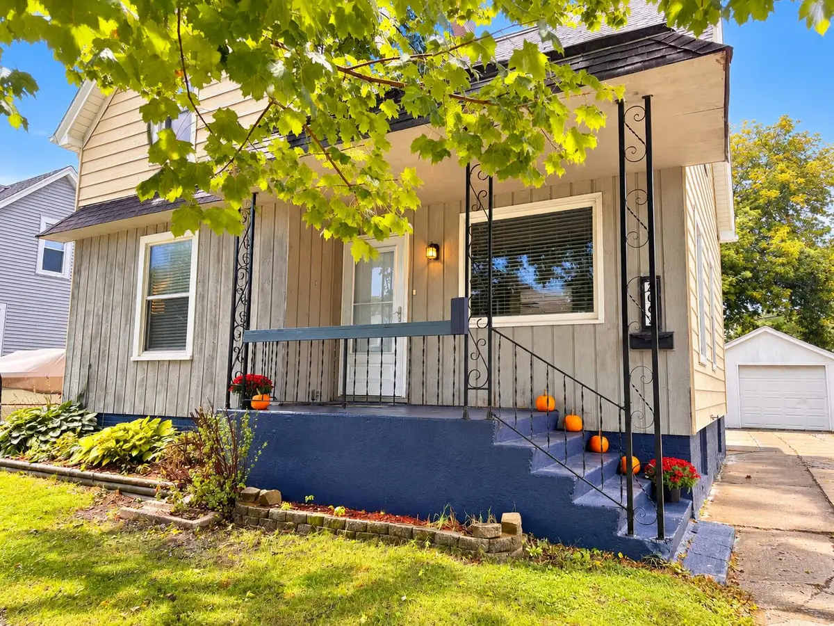 2063 Green St, Racine, WI 53402 - #1
