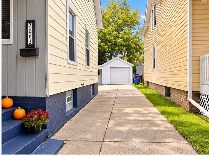 2063 Green St, Racine, WI 53402 - #2