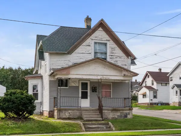 1602 S 10th St, Manitowoc, WI 54220