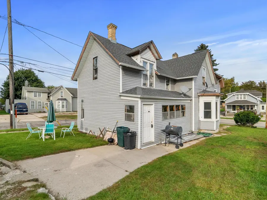 1602 S 10th St, Manitowoc, WI 54220 - #2
