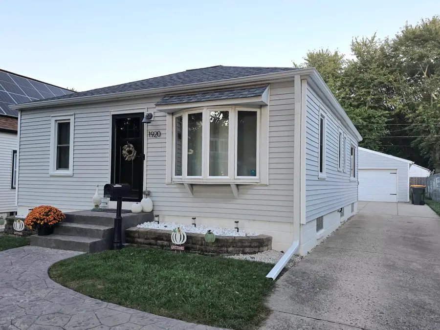 1920 S 97th St, West Allis, WI 53227 - #2