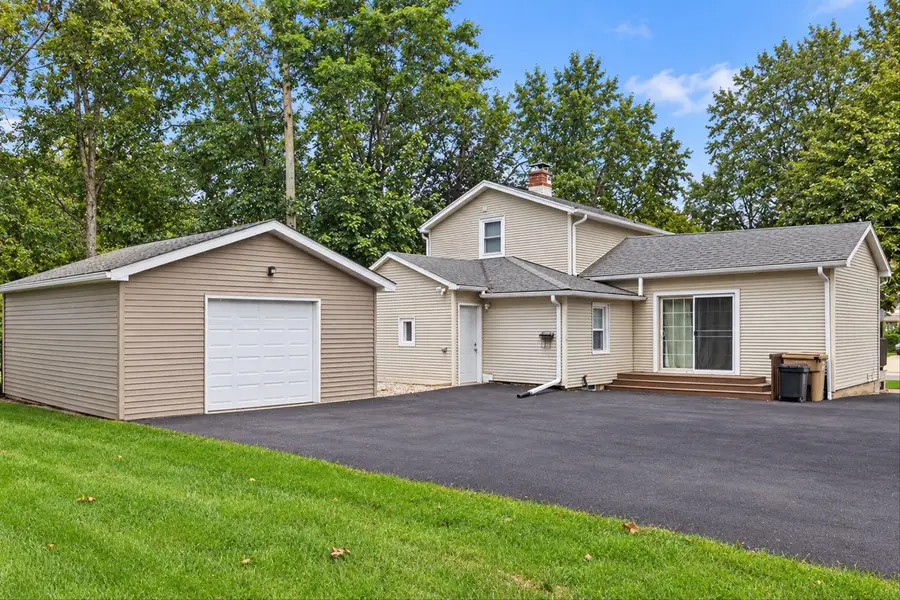 6411 Sheridan Rd, Kenosha, WI 53143 - #2