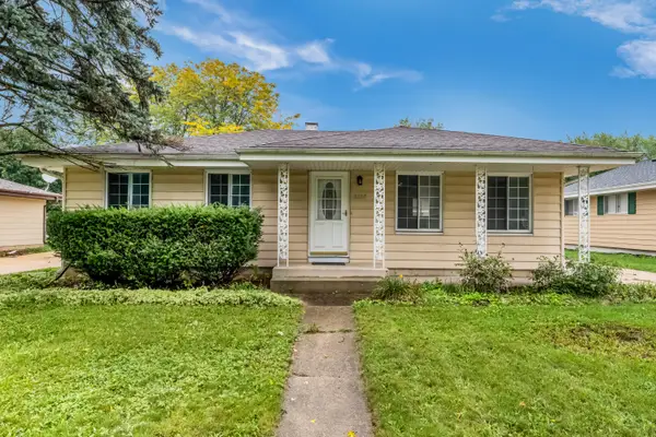 8254 N 106th St, Milwaukee, WI 53224