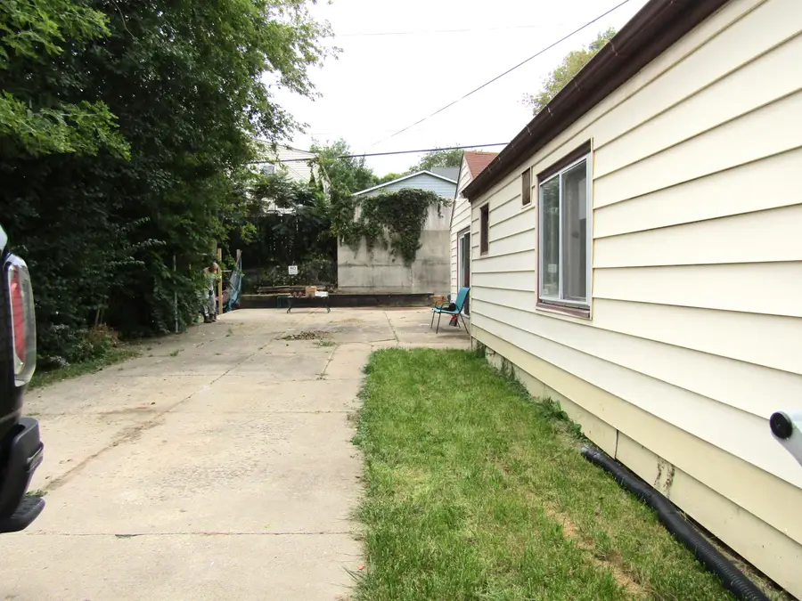 515 S 93rd St, Milwaukee, WI 53214 - #2