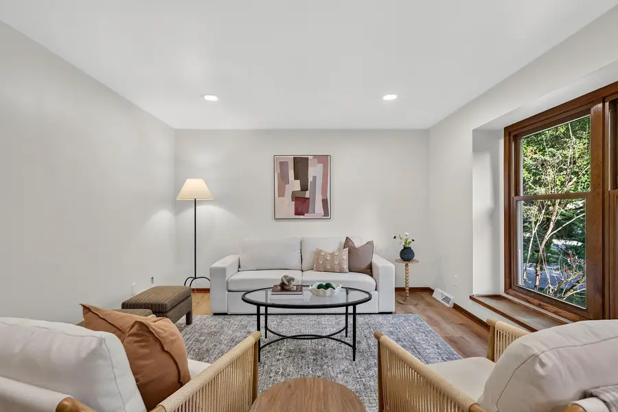 1616 Haymarket Rd, Waukesha, WI 53189 - #2