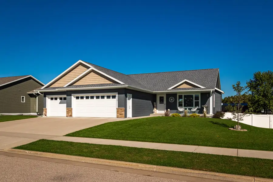 2115 Spakenburg Rd, Holmen, WI 54636 - #2