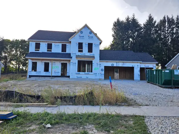 609 Hawks Ridge Rd, Grafton, WI 53024