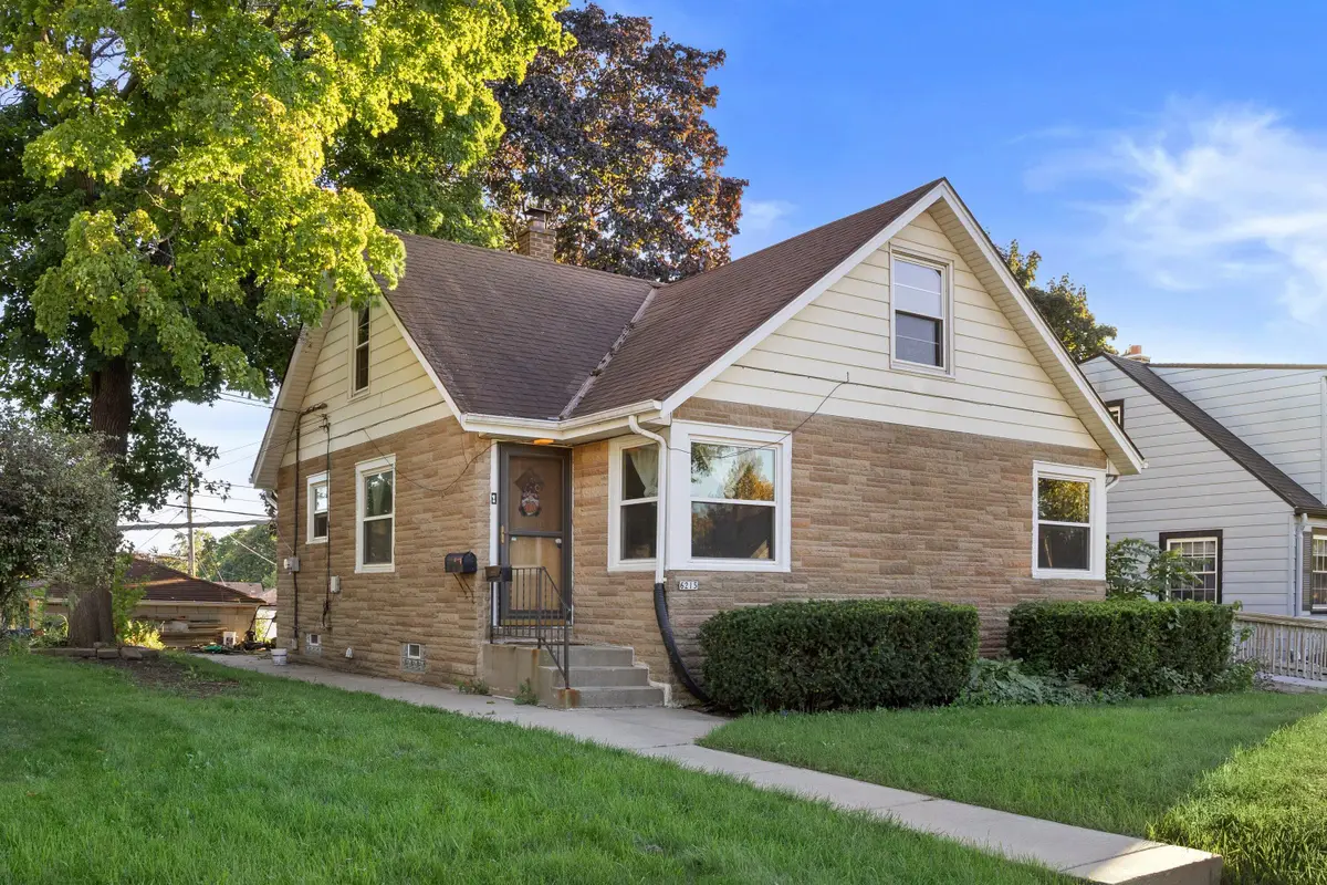 6215 W Arthur Ave, West Allis, WI 53219 - #1