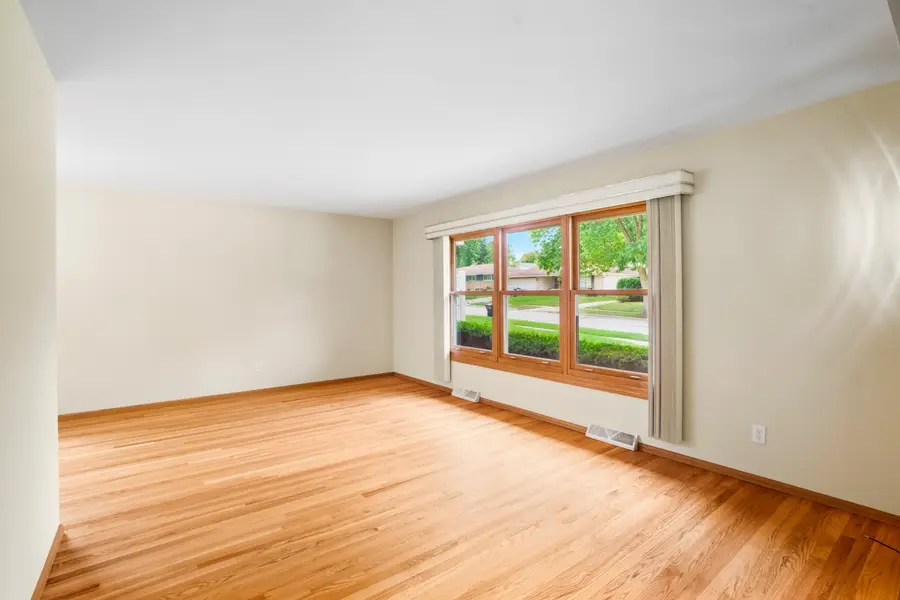5624 S 24th St, Milwaukee, WI 53221 - #2
