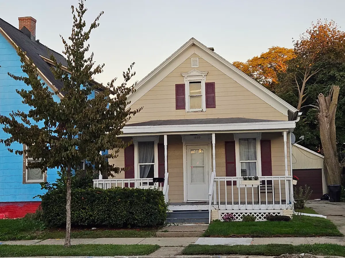 1605 Phillips Ave, Racine, WI 53403 - #1