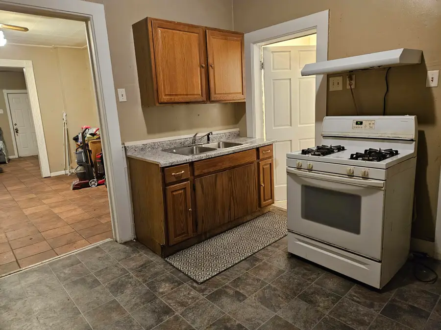 1605 Phillips Ave, Racine, WI 53403 - #3