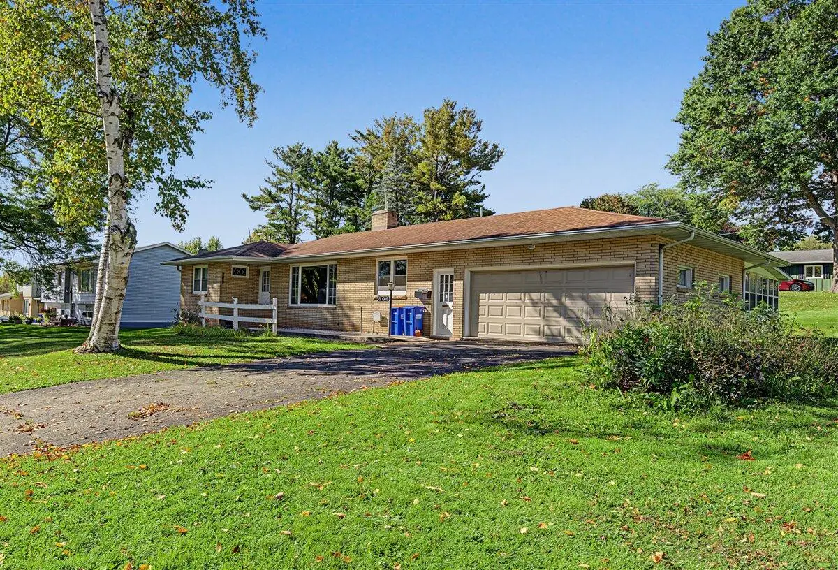 806 Roosevelt Ave, Viroqua, WI 54665 - #1