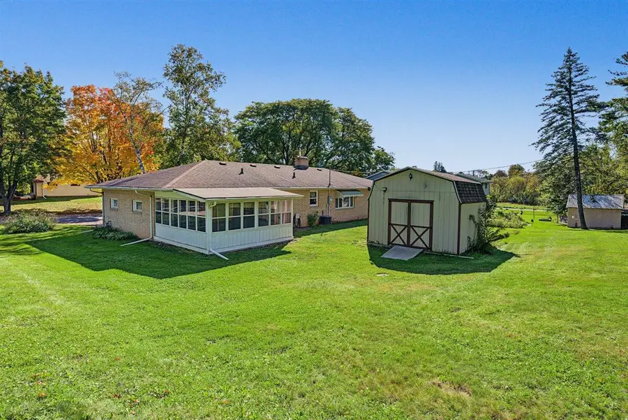 806 Roosevelt Ave, Viroqua, WI 54665 - #3