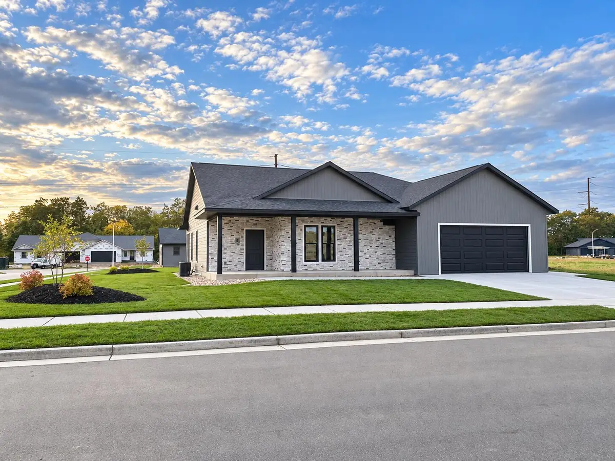 1422 Iris St, Holmen, WI 54636 - #1