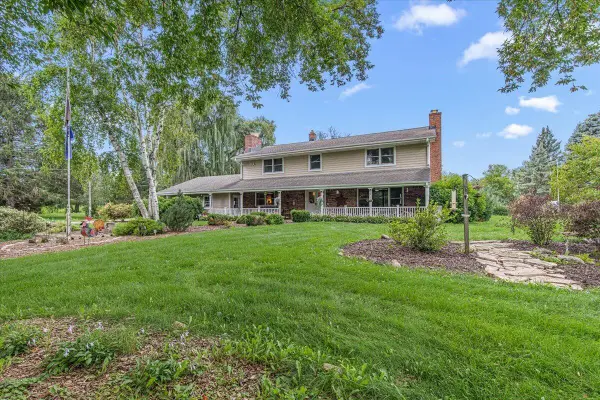2473 Horns Corners Rd, Cedarburg, WI 53080