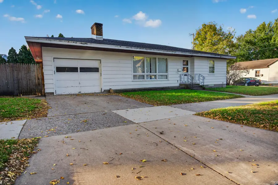 920 Zeisler St, La Crosse, WI 54601 - #2