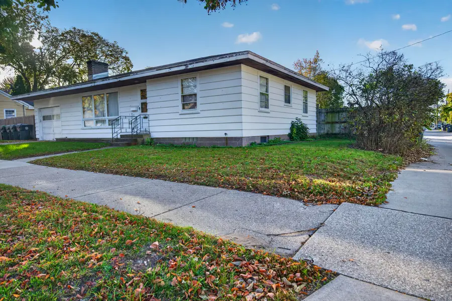 920 Zeisler St, La Crosse, WI 54601 - #3