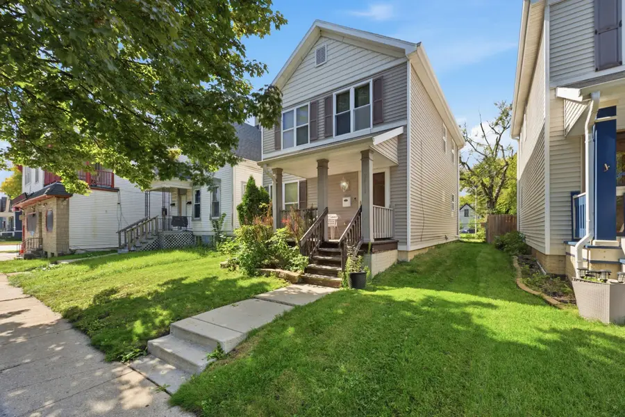 2911 N Dr Williams Finlayson St, Milwaukee, WI 53212 - #2