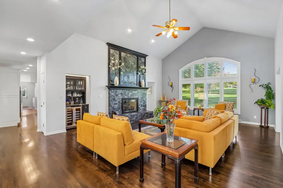 8349 S River Terrace Dr, Franklin, WI 53132 - #2