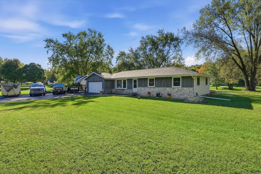 S55W23639 Hickory Ridge Dr, Waukesha, WI 53189 - #3