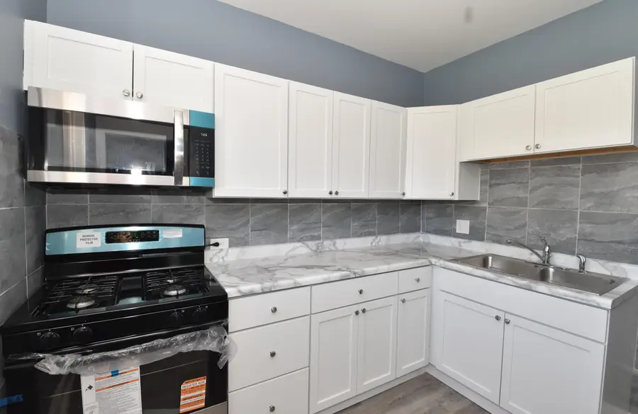 2426 Carmel Ave, Racine, WI 53405 - #3