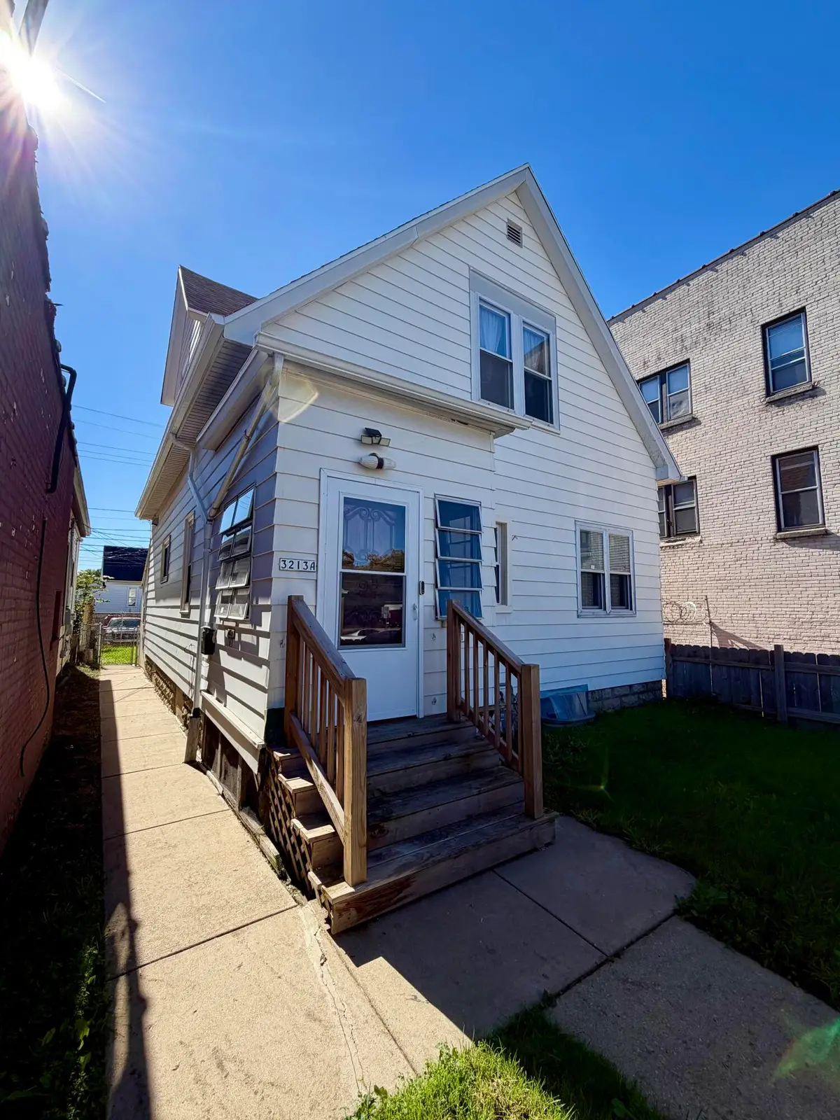 3213 W Lincoln Ave, Milwaukee, WI 53215 - #1