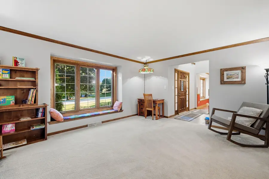 S44W23627 Amy James Dr, Waukesha, WI 53189 - #2