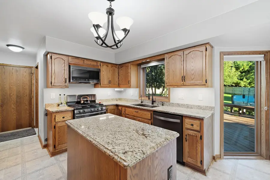 S44W23627 Amy James Dr, Waukesha, WI 53189 - #3
