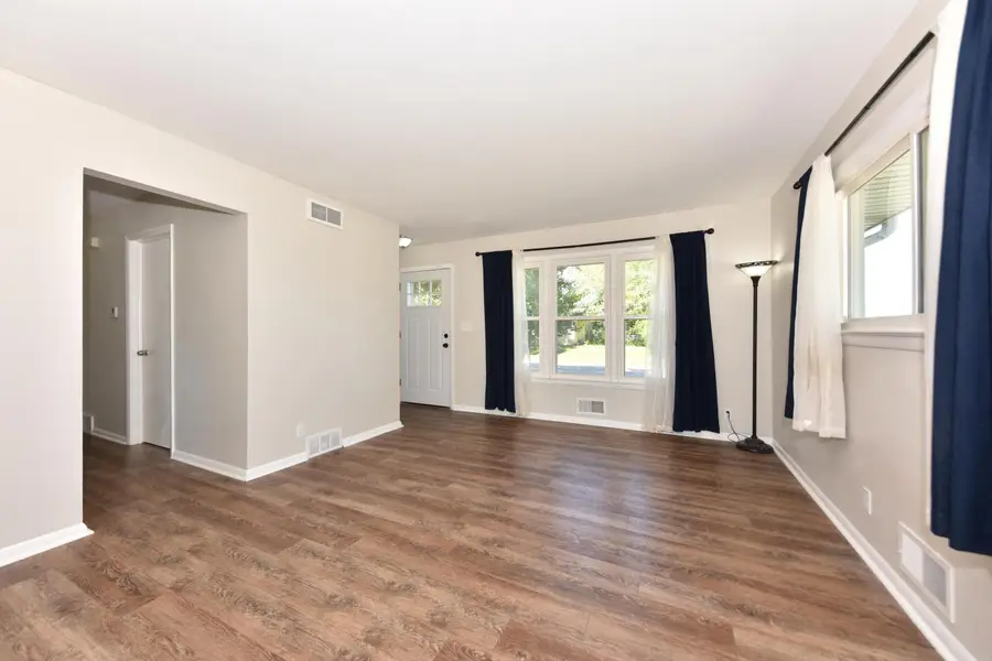 7801 W Clovernook St, Milwaukee, WI 53223 - #2